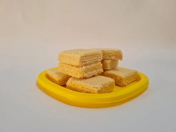 Snacks Made Crunchy Sweet Sugar Powder Called Wafers Yellow Container — стоковое фото