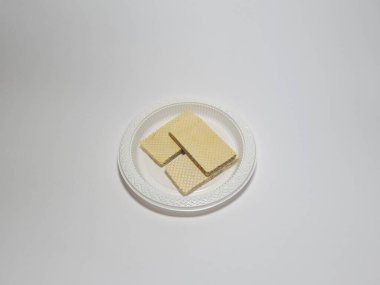 Çikolata katmanlı bisküviler.