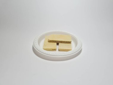 Çikolata katmanlı bisküviler.