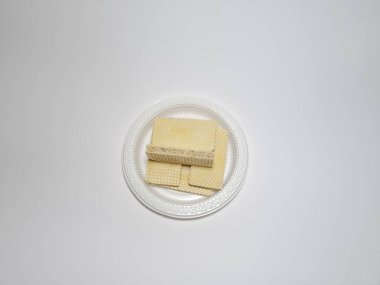 Çikolata katmanlı bisküviler.