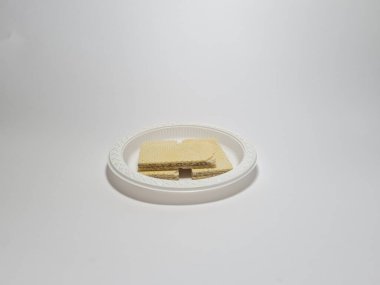 Çikolata katmanlı bisküviler.