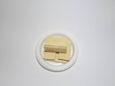 Çikolata katmanlı bisküviler.