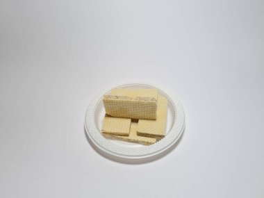 Çikolata katmanlı bisküviler.