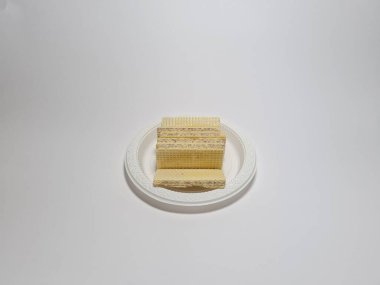 Çikolata katmanlı bisküviler.