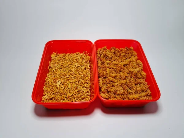 Spicy Macaroni Spicy Crispy Noodles Isolated White Gray Combination — Fotografia de Stock