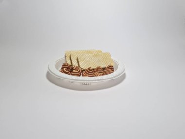 Çikolatalı gofret atıştırmalıkları ve küçük fil kulakları.