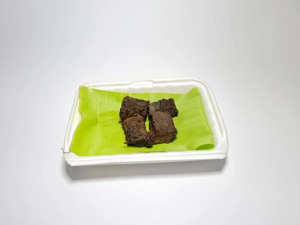 Fried Beef Slices Green Vegetables White Container — Fotografia de Stock