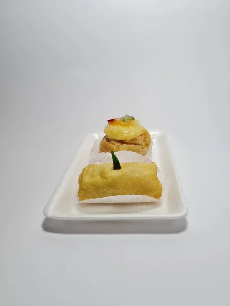 Typical Indonesian Snacks Fruit Eclairs Spring Rolls White Container — Fotografia de Stock