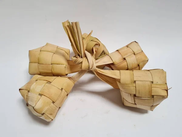 Alimento Indonesia Llamado Ketupat Que Hace Del Arroz Que Pone —  Fotos de Stock