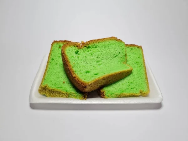 Bolo Esponja Com Sabor Pandan Verde Recipiente Branco — Fotografia de Stock