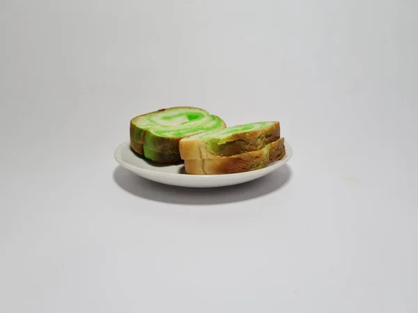 Zielony Pandan Smaku Chleba Białym Talerzu — Zdjęcie stockowe