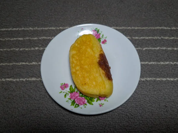 Pastel Pukis Con Sabor Chocolate Plato Blanco —  Fotos de Stock