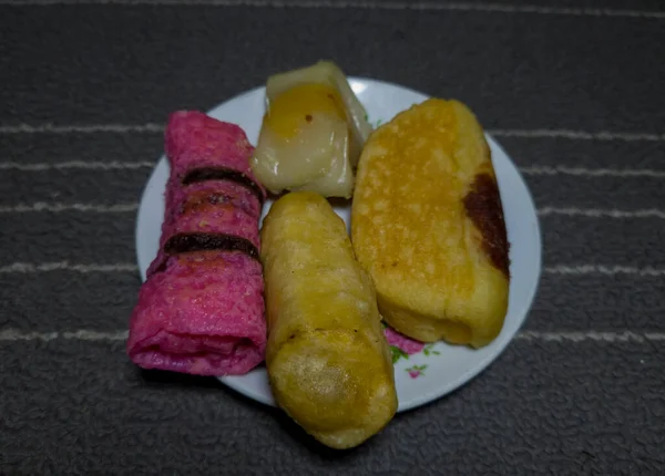 Pazar Atıştırmalıkları Kekler Kekler Mendut Kekler Kızarmış Muzlar Tatlı Ekmekler — Stok fotoğraf
