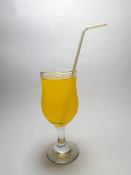 Orange Aromatisiertes Getränk Glasbecher Auf Weißem Hintergrund — Stockfoto