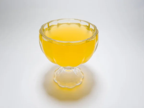 Bebida Con Sabor Naranja Copa Vidrio Sobre Fondo Blanco — Foto de Stock