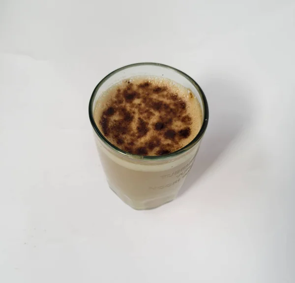 Kawa Mieszanką Mleka Karmelowego Posypanego Czekoladą — Zdjęcie stockowe