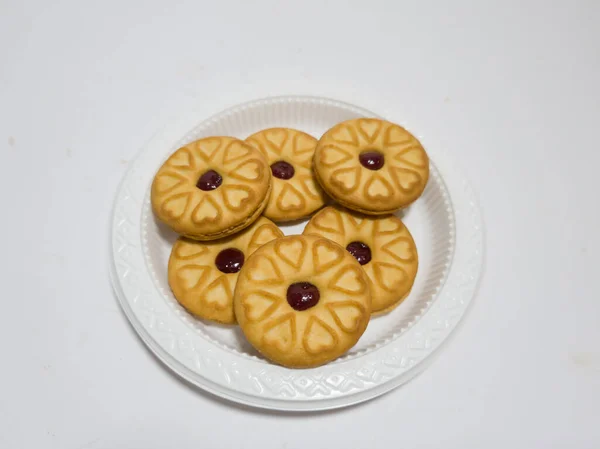 Sušenky Naplněné Jahodovou Marmeládou Dřevě Jsou Ideální Pro Relaxační Čas — Stock fotografie