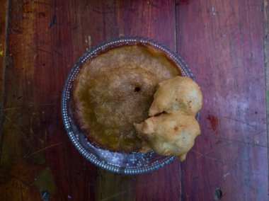 Un ve diğer malzemelerden yapılmış Kucur kekleri ve kokam kekleri