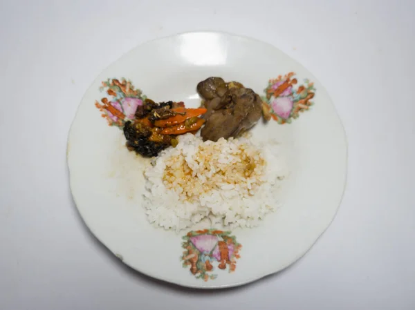 Vitt Ris Tillsatt Med Stekt Lever Och Stekt Chili — Stockfoto