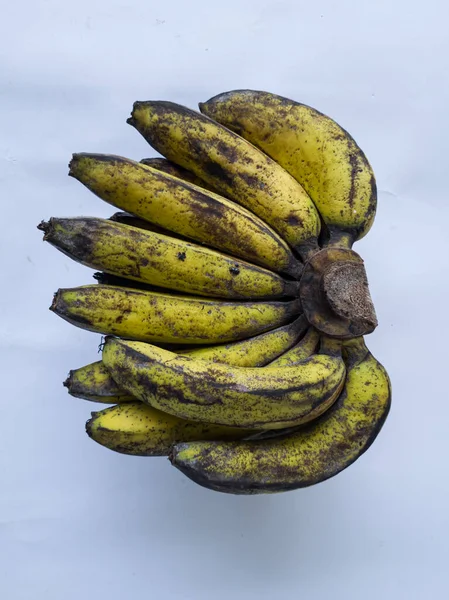 Bananas Maduras Verde Escuro Fundo Branco — Fotografia de Stock