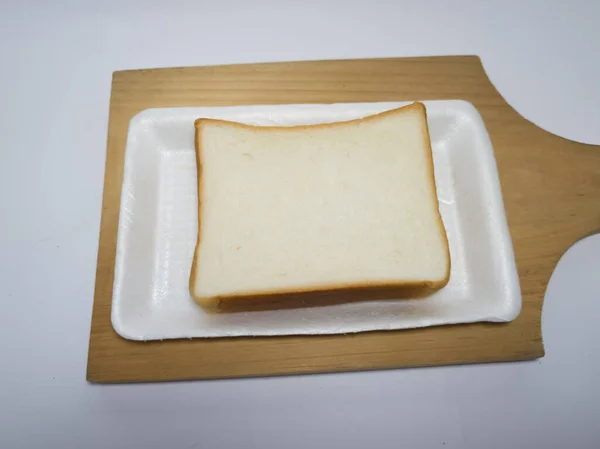 Pão Branco Recheado Com Chocolate Fundo Branco — Fotografia de Stock