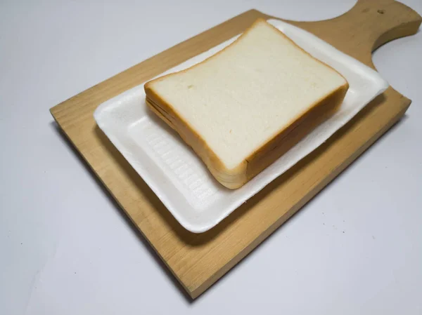 Pão Branco Recheado Com Chocolate Fundo Branco — Fotografia de Stock