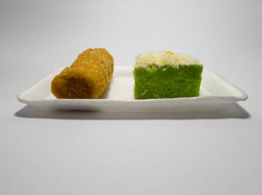 Market abur cuburları risol ve peynirli pandan ekmeğidir.