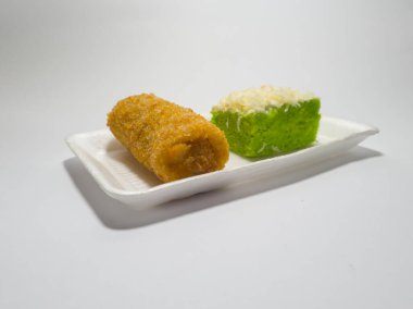 Market abur cuburları risol ve peynirli pandan ekmeğidir.