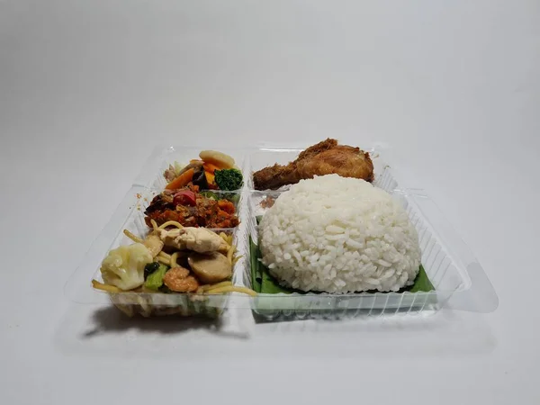 Mixed Rice Side Dishes Fried Chicken Capcay Fried Noodles Delicious — Photo