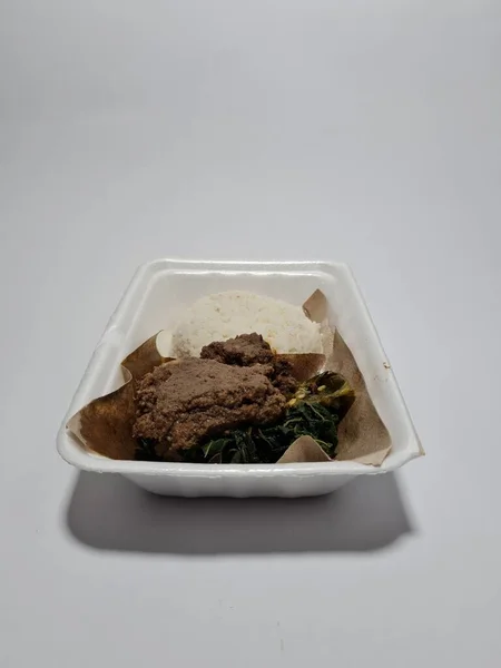 Padang Rice Seasoned Chicken Green Chili Sauce Green Cassava Leaf — Stockfoto