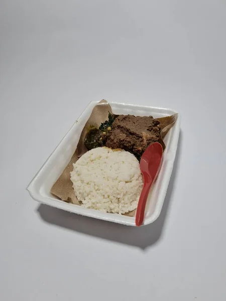 Padang Rice Seasoned Chicken Green Chili Sauce Green Cassava Leaf — стокове фото