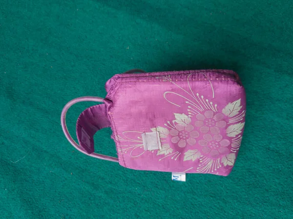 Small Women Bag Mukena Pink Green Background — Stock Fotó