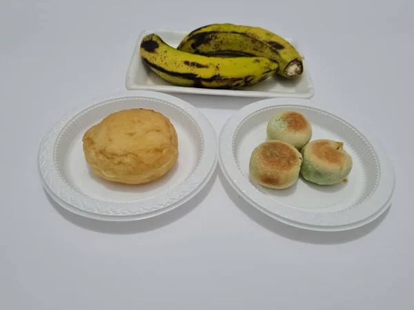 Snacks Consisting Bakpia Bread Green Bananas — Fotografia de Stock