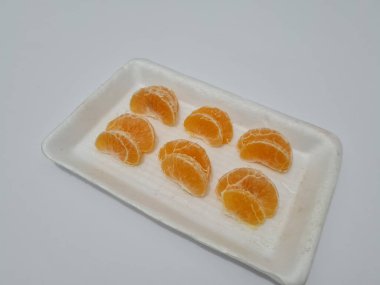 Sweet citrus fruit that contains vitamin C