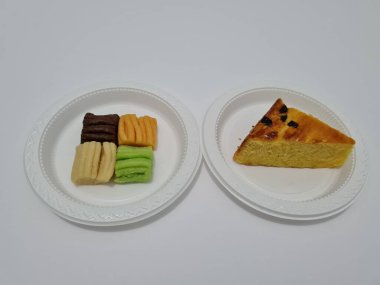 Snacks from Indonesia made from flour and other ingredients, namely prol and getuk bread