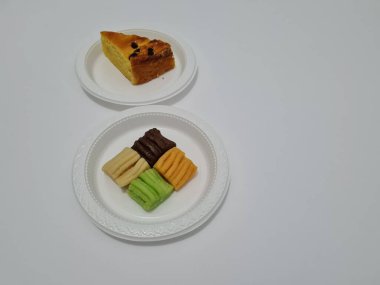 Snacks from Indonesia made from flour and other ingredients, namely prol and getuk bread