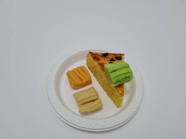 Snacks from Indonesia made from flour and other ingredients, namely prol and getuk bread