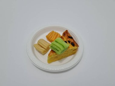 Snacks from Indonesia made from flour and other ingredients, namely prol and getuk bread