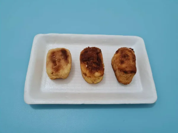 Pão Esponja Forma Uma Caixa Marrom Feita Farinha Outros Ingredientes — Fotografia de Stock