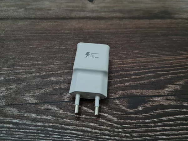 Cargadores Teléfono Celular Blanco Son Generalmente Utilizados Por Los Teléfonos —  Fotos de Stock