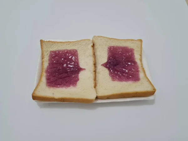 Pão Feito Farinha Outros Ingredientes Com Propagação Enchimento Com Geléia — Fotografia de Stock