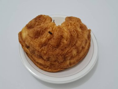 Un ve diğer kahverengi malzemelerden yapılmış yumuşak ekmek.