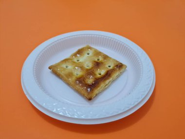 Undan yapılmış Gabin bisküvileri ve dikdörtgen şeklinde diğer malzemeler.