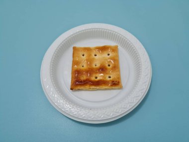 Undan yapılmış Gabin bisküvileri ve dikdörtgen şeklinde diğer malzemeler.