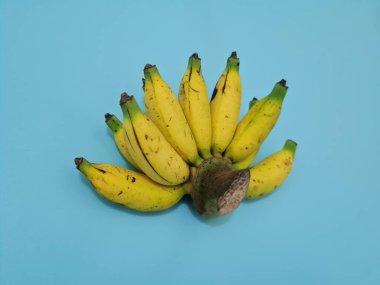 Olgun sarı süt muzları vücudumuzun tüketmesi için iyidir.