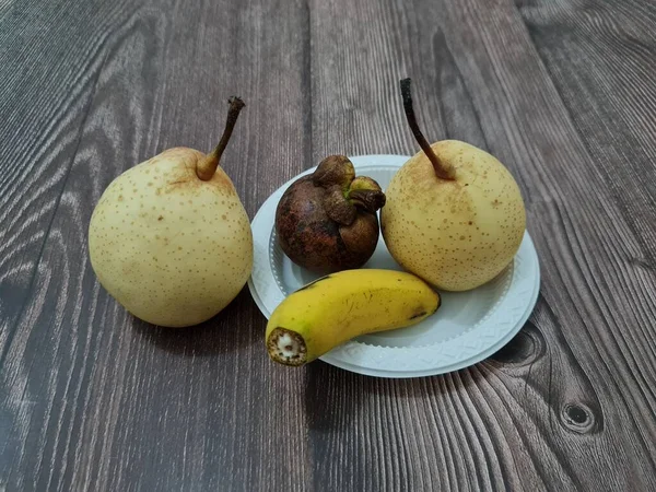 Meyveler Sarı Muzlar Mangosteen Armutlar Hala Taze Tatlıdır — Stok fotoğraf