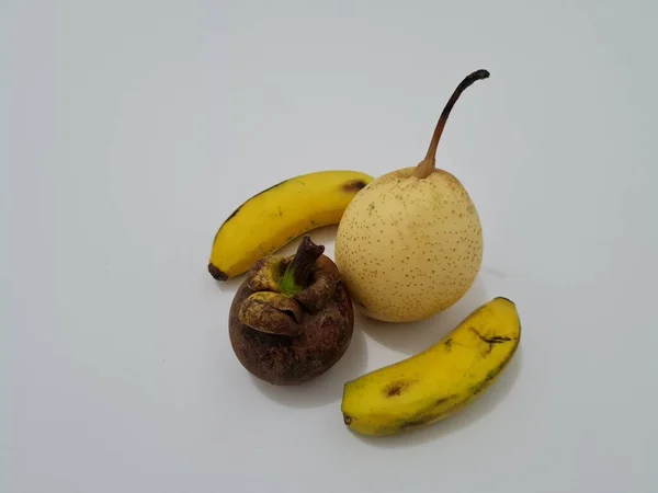 黄色のバナナ マンゴスチン まだ新鮮で甘い梨で構成される果物 — ストック写真