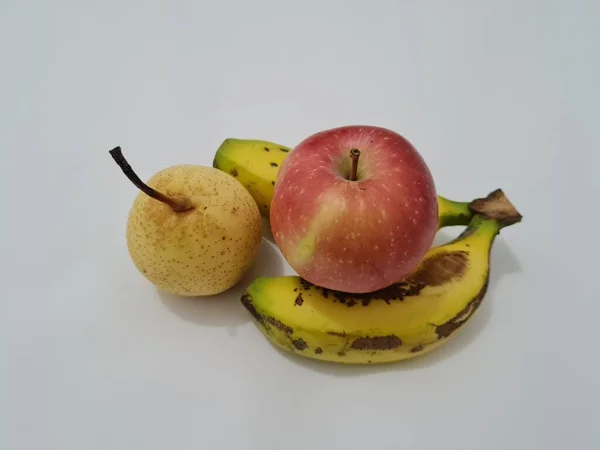 Свіжі Фрукти Складаються Червоних Яблук Жовтих Бананів Груш — стокове фото