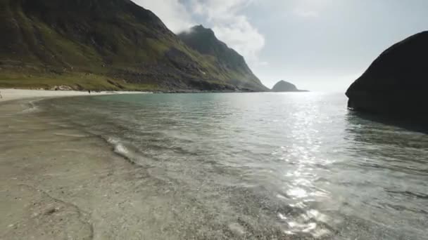 Dalgalar Sahilin Havasından Geliyor — Stok video