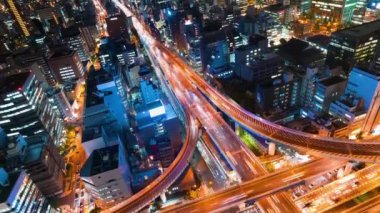 Gece büyük bir kesişme Osaka hızlandırılmış.